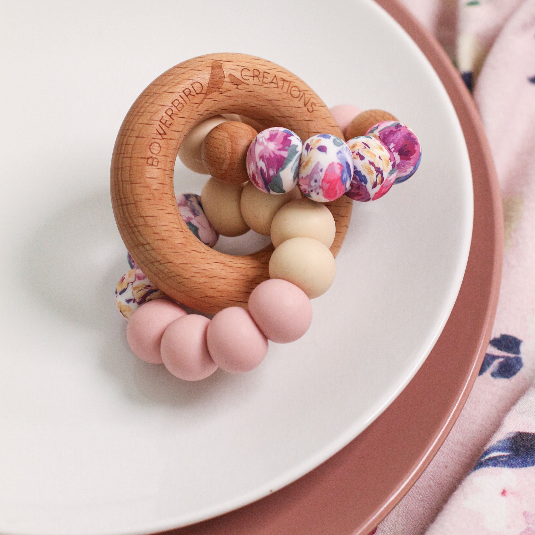 WONDEROUS TEETHING TOY Roses