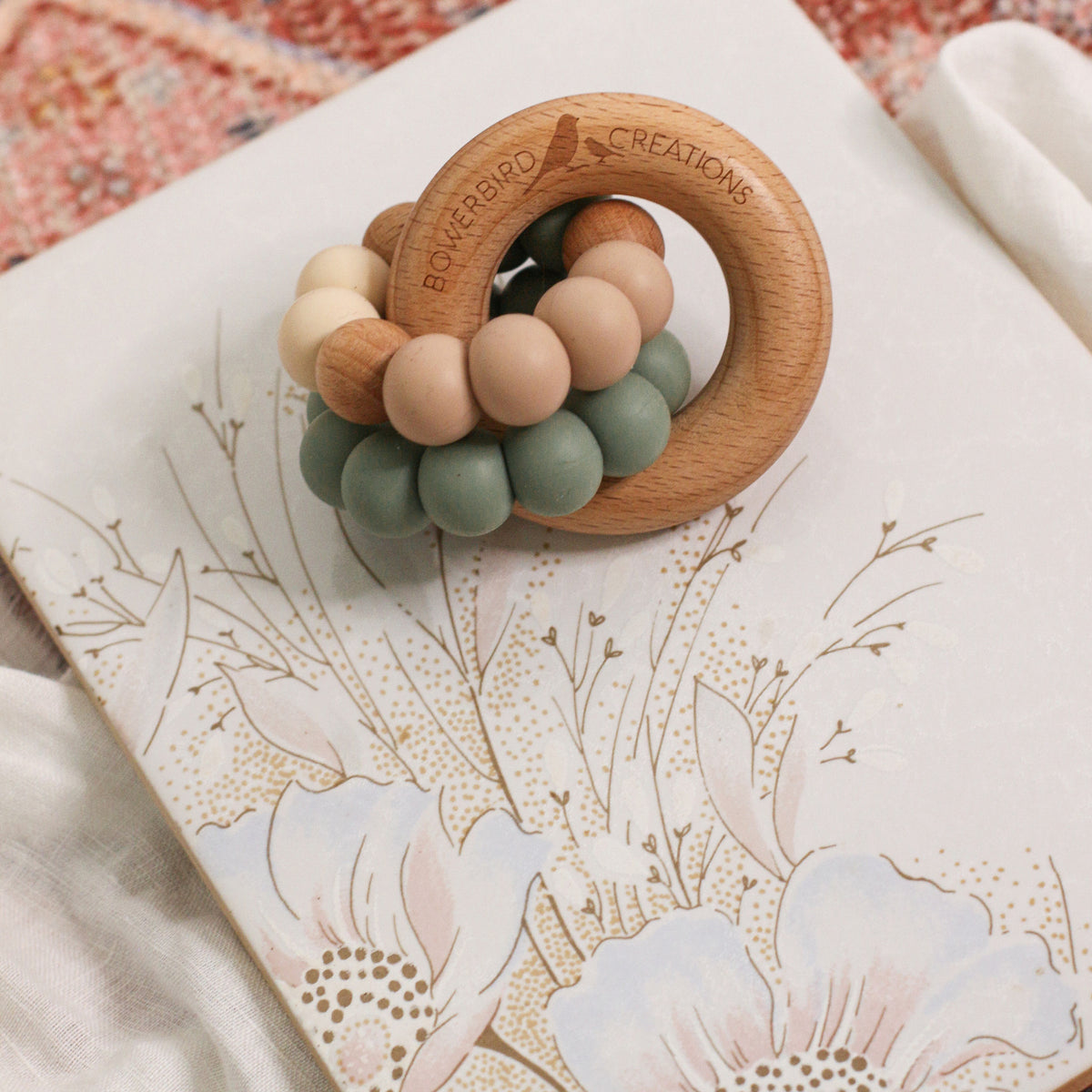 WONDEROUS TEETHING TOY Neutrals