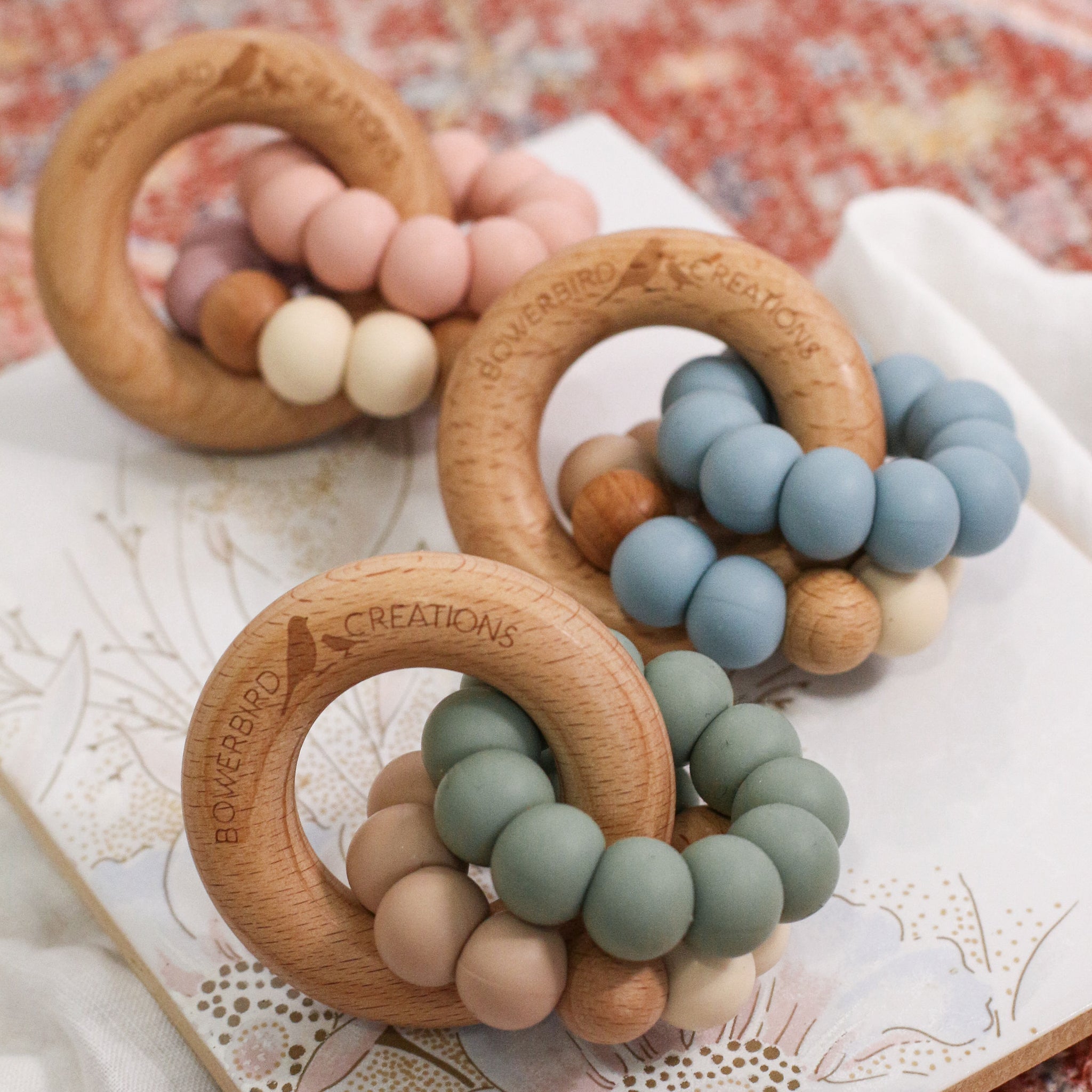 WONDEROUS TEETHING TOY Neutrals