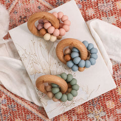 WONDEROUS TEETHING TOY Neutrals